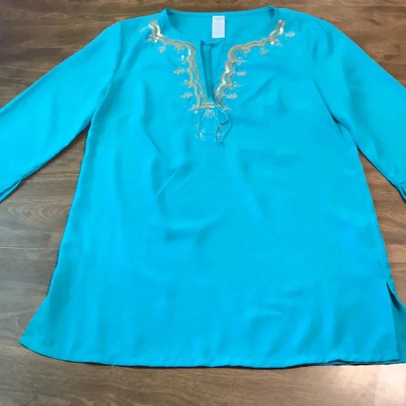Tops - ☀️ Mint jeweled front tunic ☀️